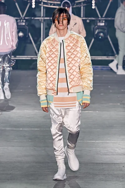 Look 32